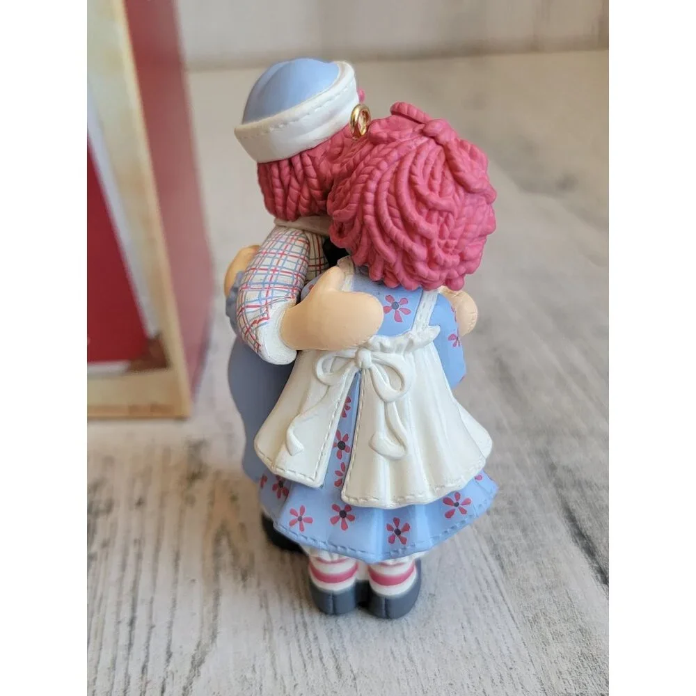 Hallmark holiday hug raggedy and‎ Andy ornament Xmas